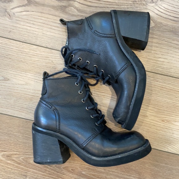 MIA chunky heel vintage Y2K lace up ankle boots - Picture 3 of 15